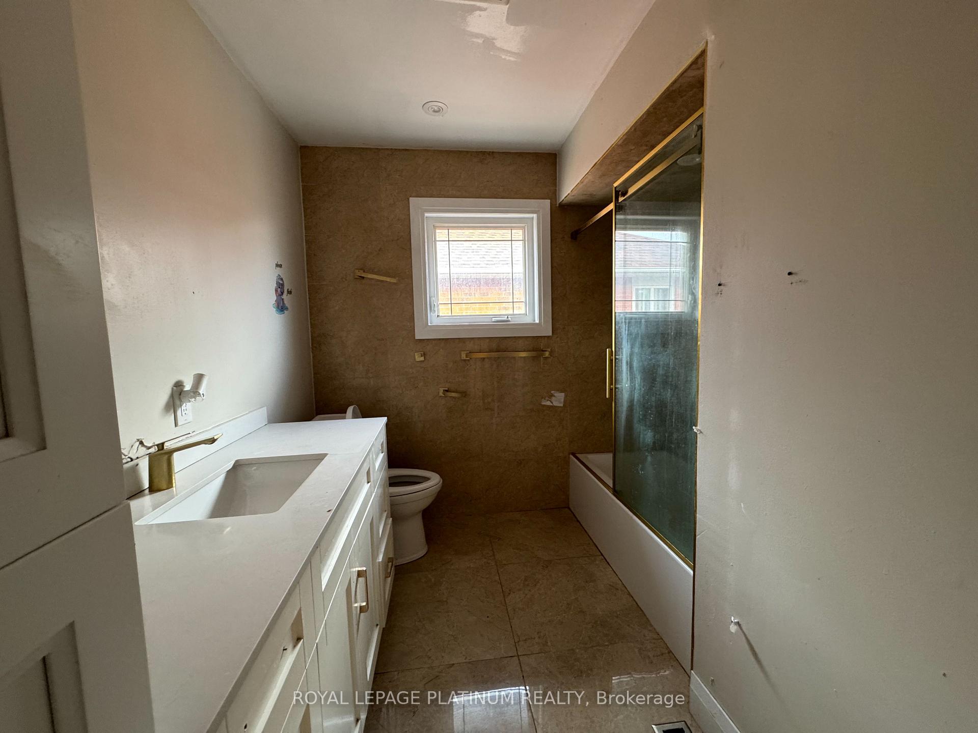 Photo 17 of 60 Brookfield Court, Brampton, Fletcher's West — HOMEH