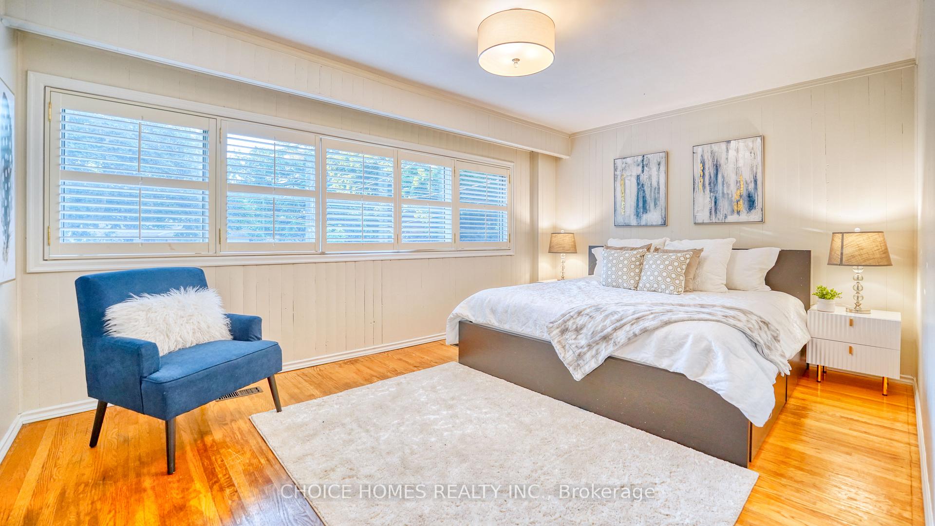 Photo 5 of 19 Landfair Crescent, Scarborough, Woburn — HOMEH