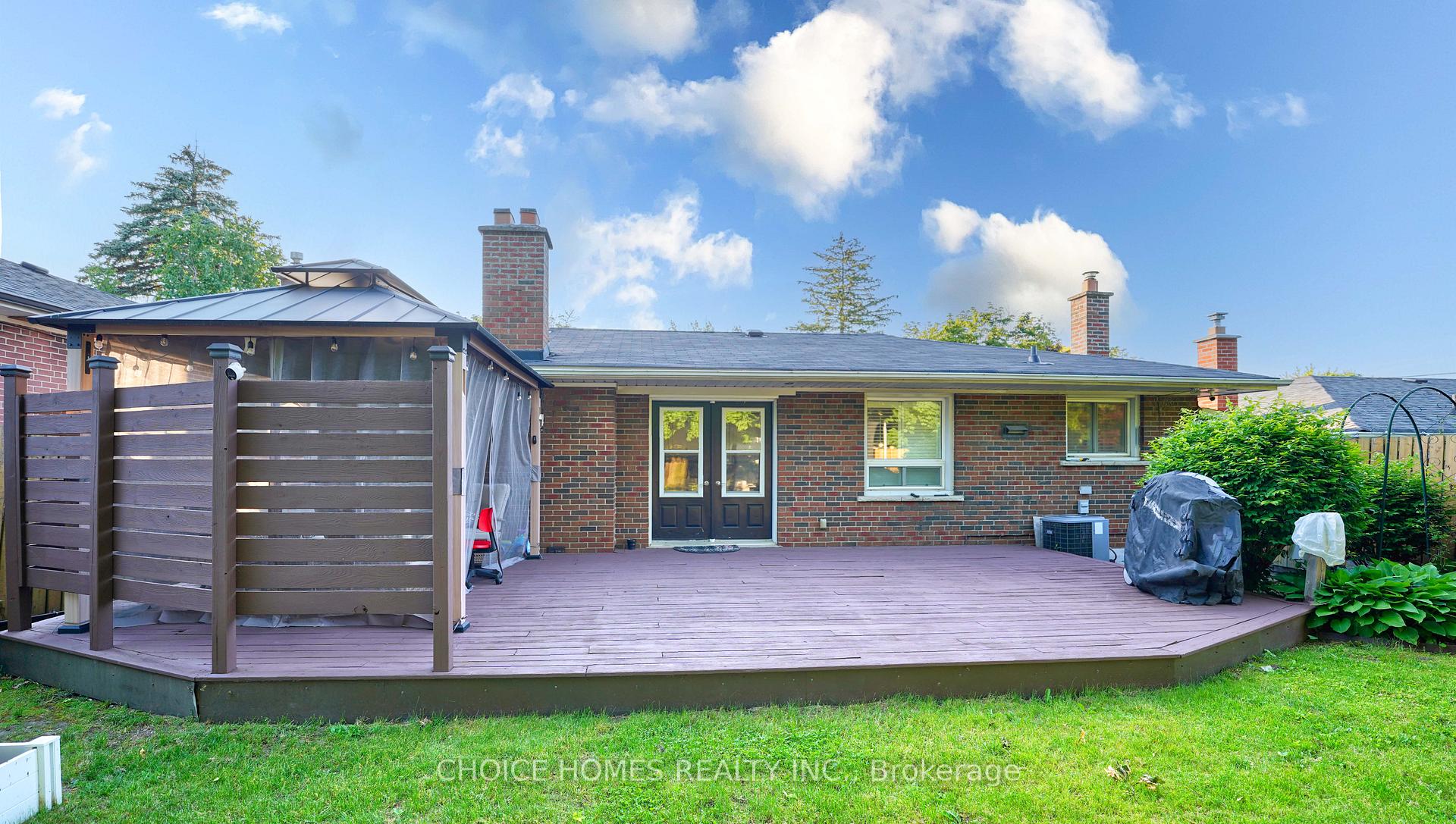 Photo 6 of 19 Landfair Crescent, Scarborough, Woburn — HOMEH