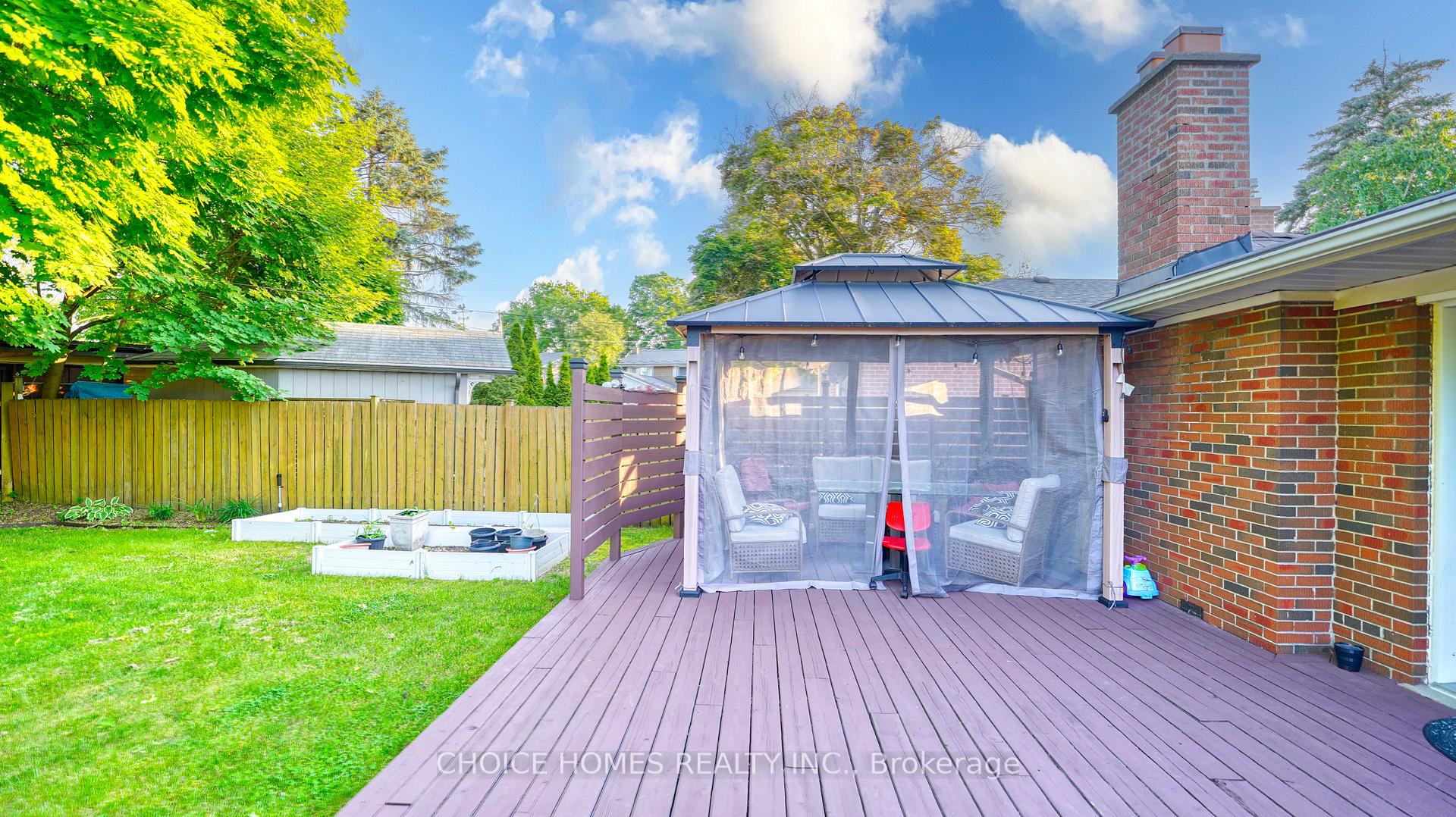 Photo 7 of 19 Landfair Crescent, Scarborough, Woburn — HOMEH
