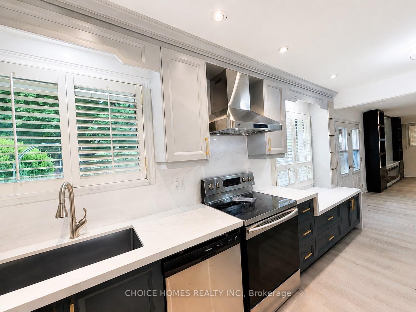Photo 12 of 19 Landfair Crescent, Scarborough, Woburn — HOMEH