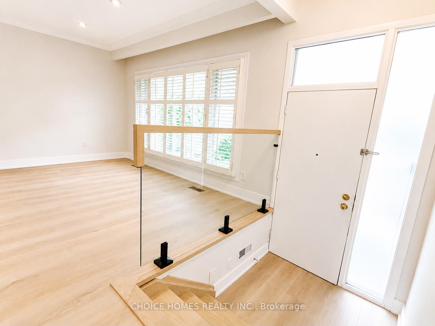 Photo 20 of 19 Landfair Crescent, Scarborough, Woburn — HOMEH