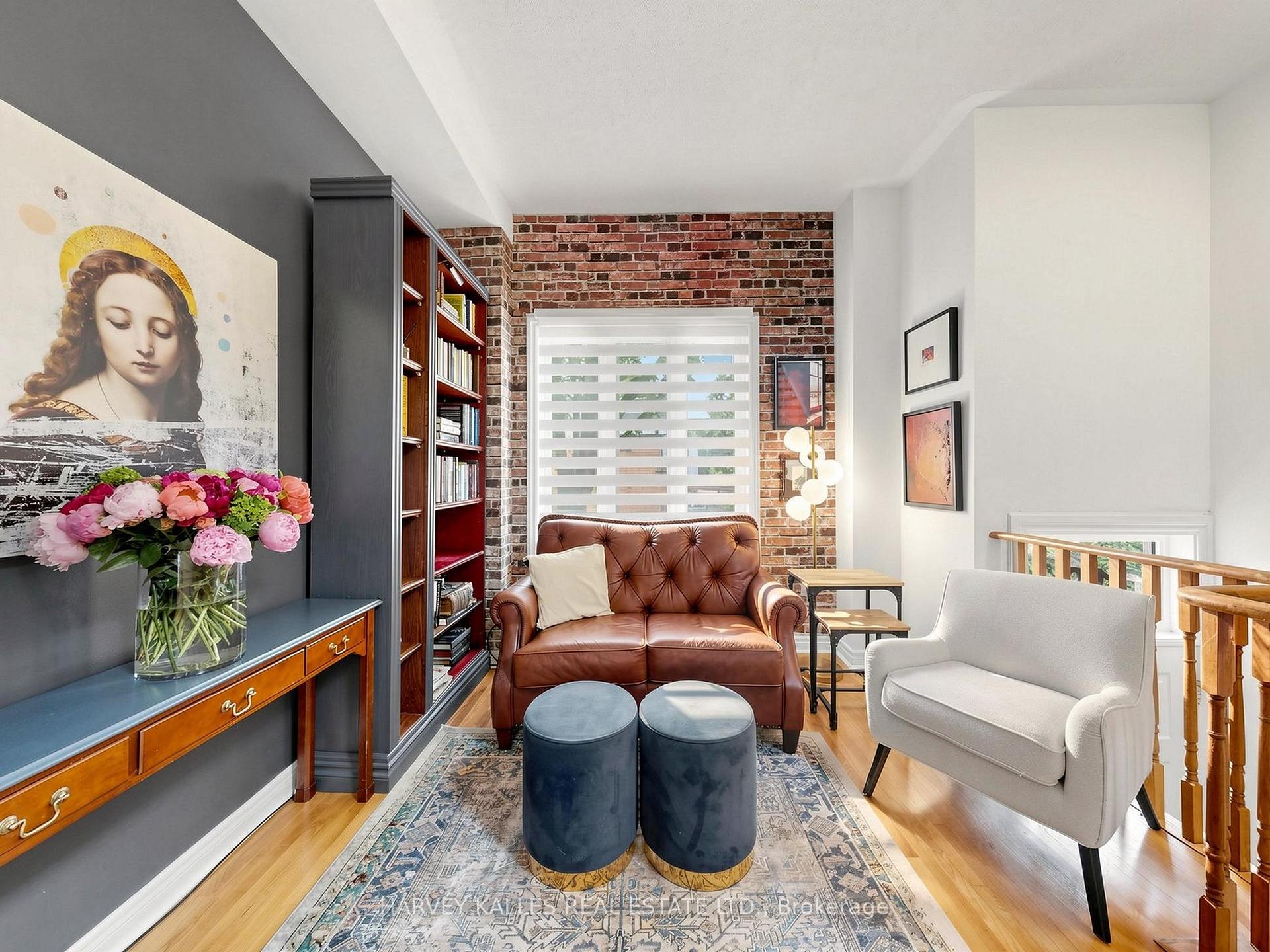 Photo 6 of 10 Lightbourn Avenue, Toronto, Dovercourt-Wallace Emerson-Junction — HOMEH