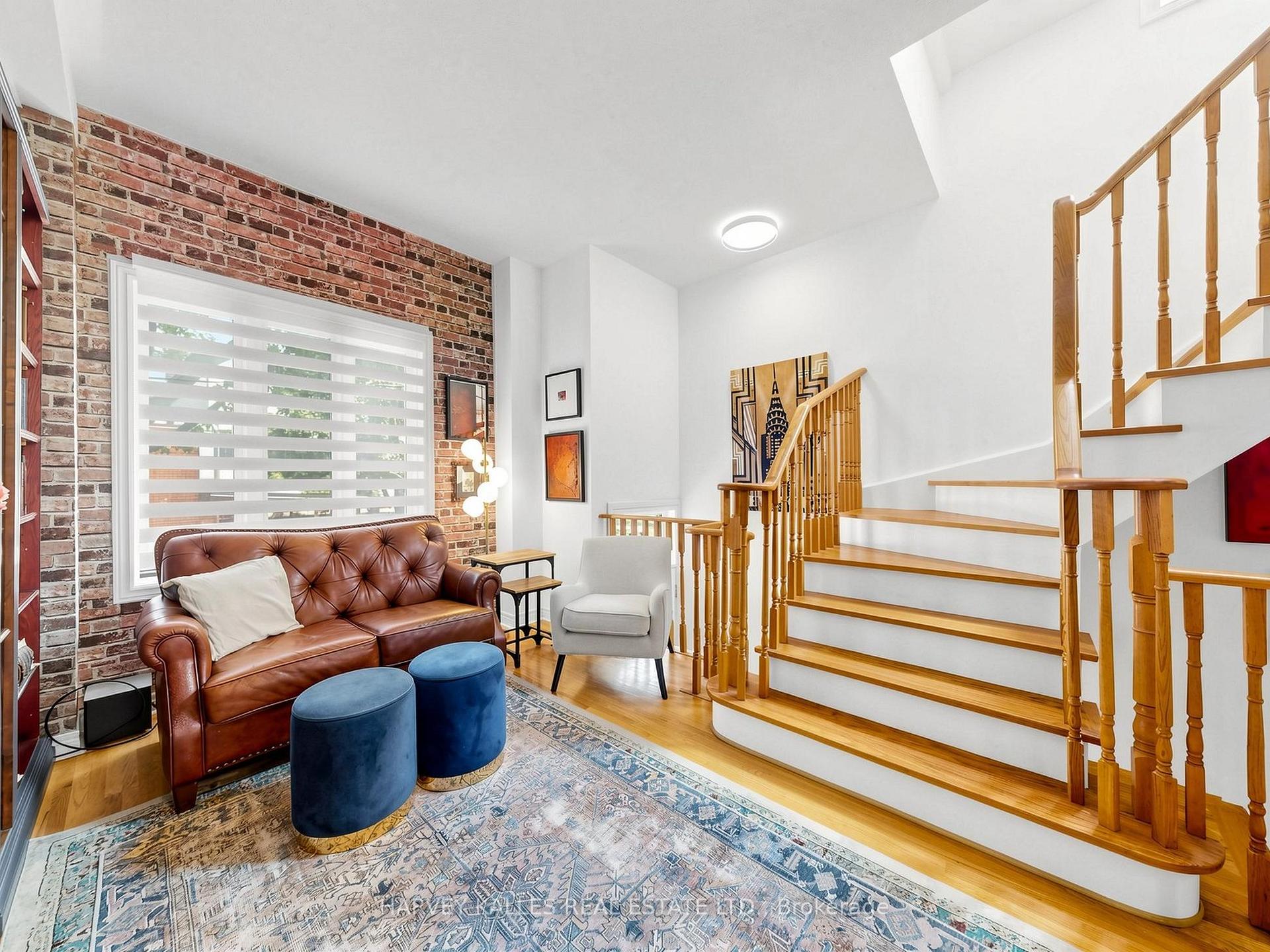 Photo 8 of 10 Lightbourn Avenue, Toronto, Dovercourt-Wallace Emerson-Junction — HOMEH