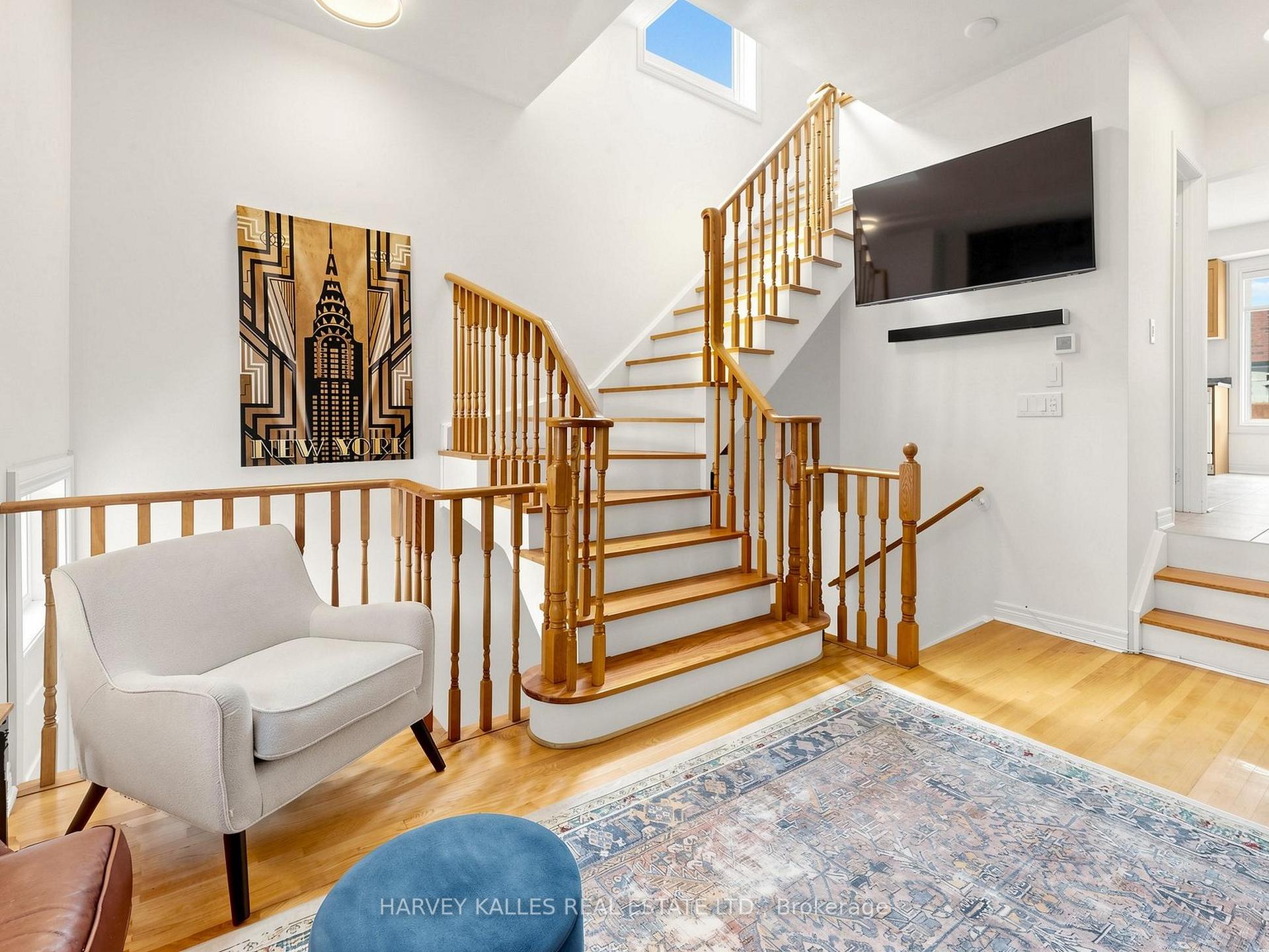 Photo 12 of 10 Lightbourn Avenue, Toronto, Dovercourt-Wallace Emerson-Junction — HOMEH