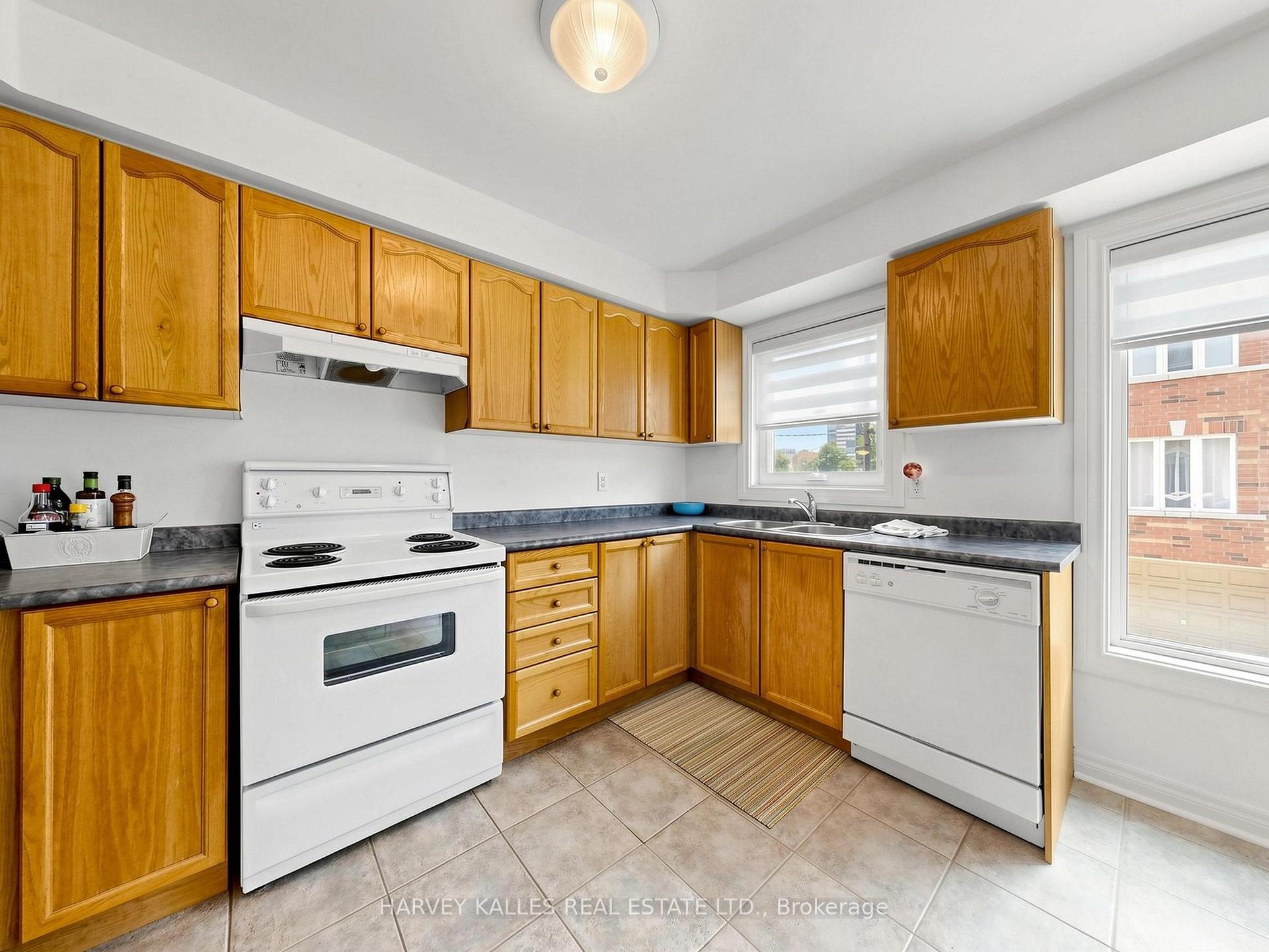 Photo 13 of 10 Lightbourn Avenue, Toronto, Dovercourt-Wallace Emerson-Junction — HOMEH