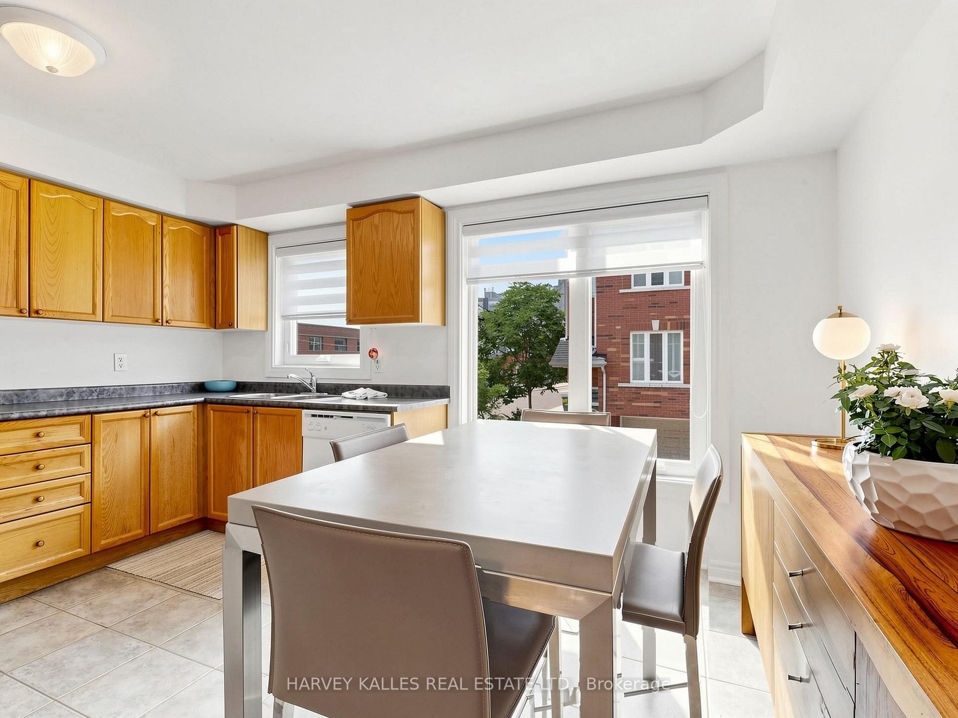 Photo 19 of 10 Lightbourn Avenue, Toronto, Dovercourt-Wallace Emerson-Junction — HOMEH