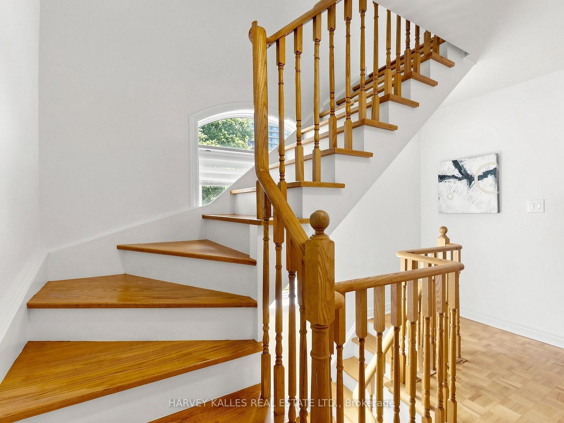 Photo 31 of 10 Lightbourn Avenue, Toronto, Dovercourt-Wallace Emerson-Junction — HOMEH