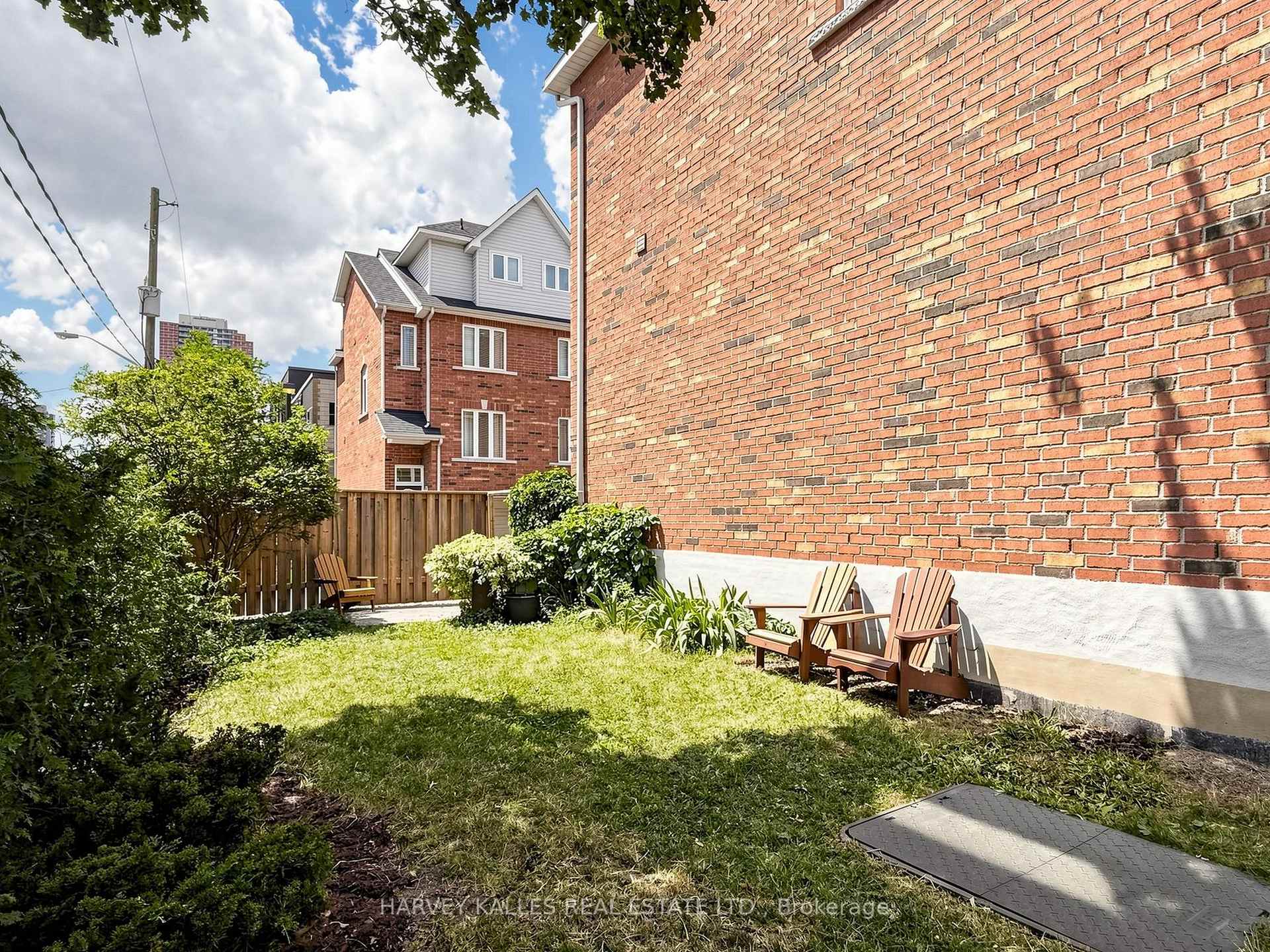 Photo 46 of 10 Lightbourn Avenue, Toronto, Dovercourt-Wallace Emerson-Junction — HOMEH