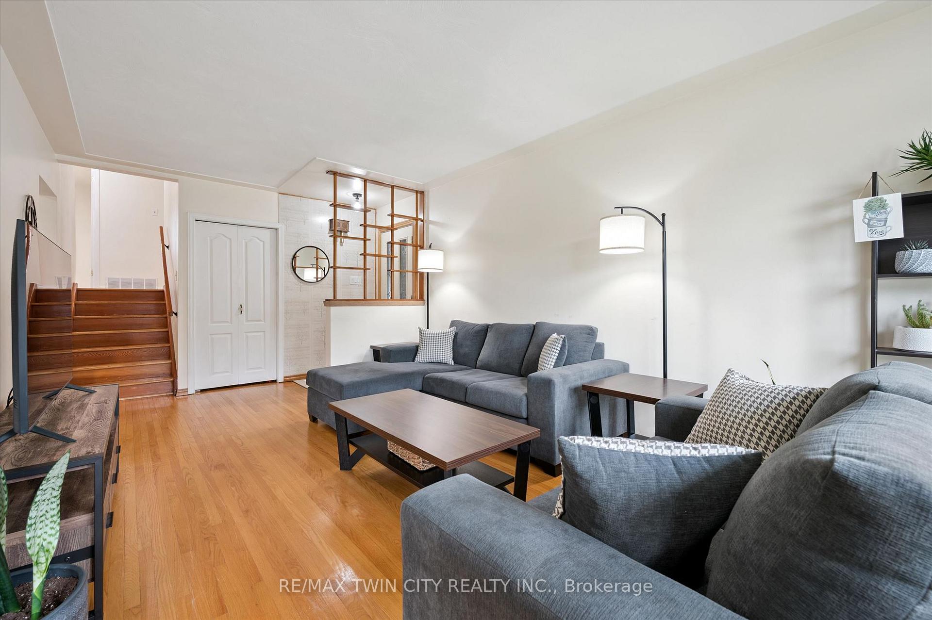 Photo 4 of 269 Ross Avenue, Kitchener, Stanley Park — HOMEH