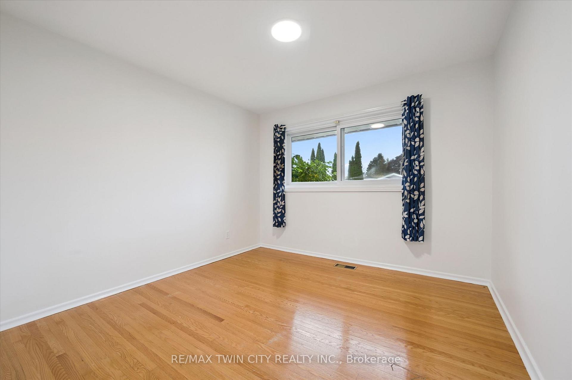 Photo 9 of 269 Ross Avenue, Kitchener, Stanley Park — HOMEH