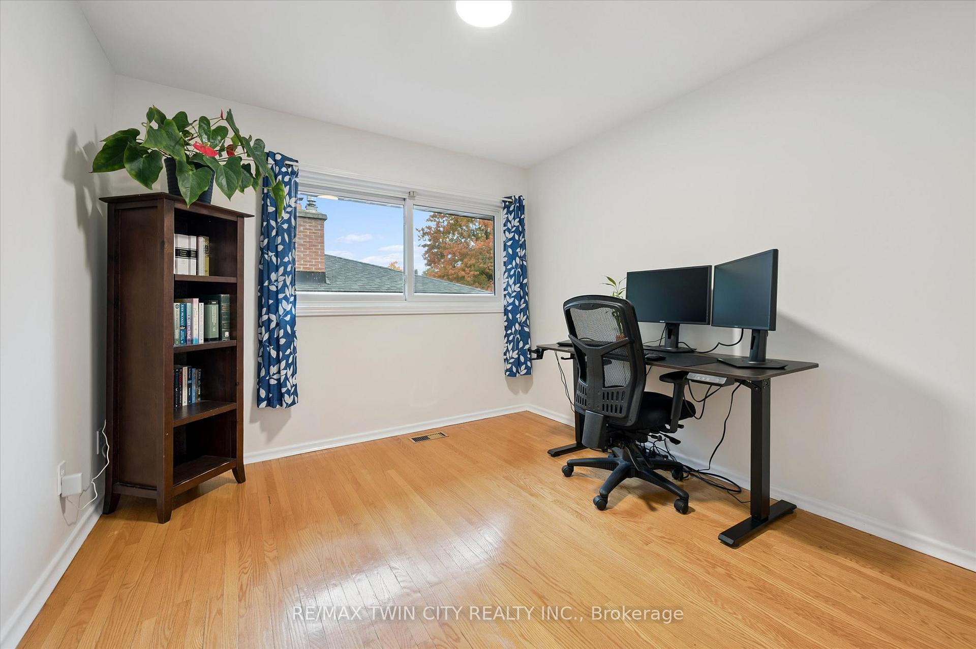Photo 11 of 269 Ross Avenue, Kitchener, Stanley Park — HOMEH