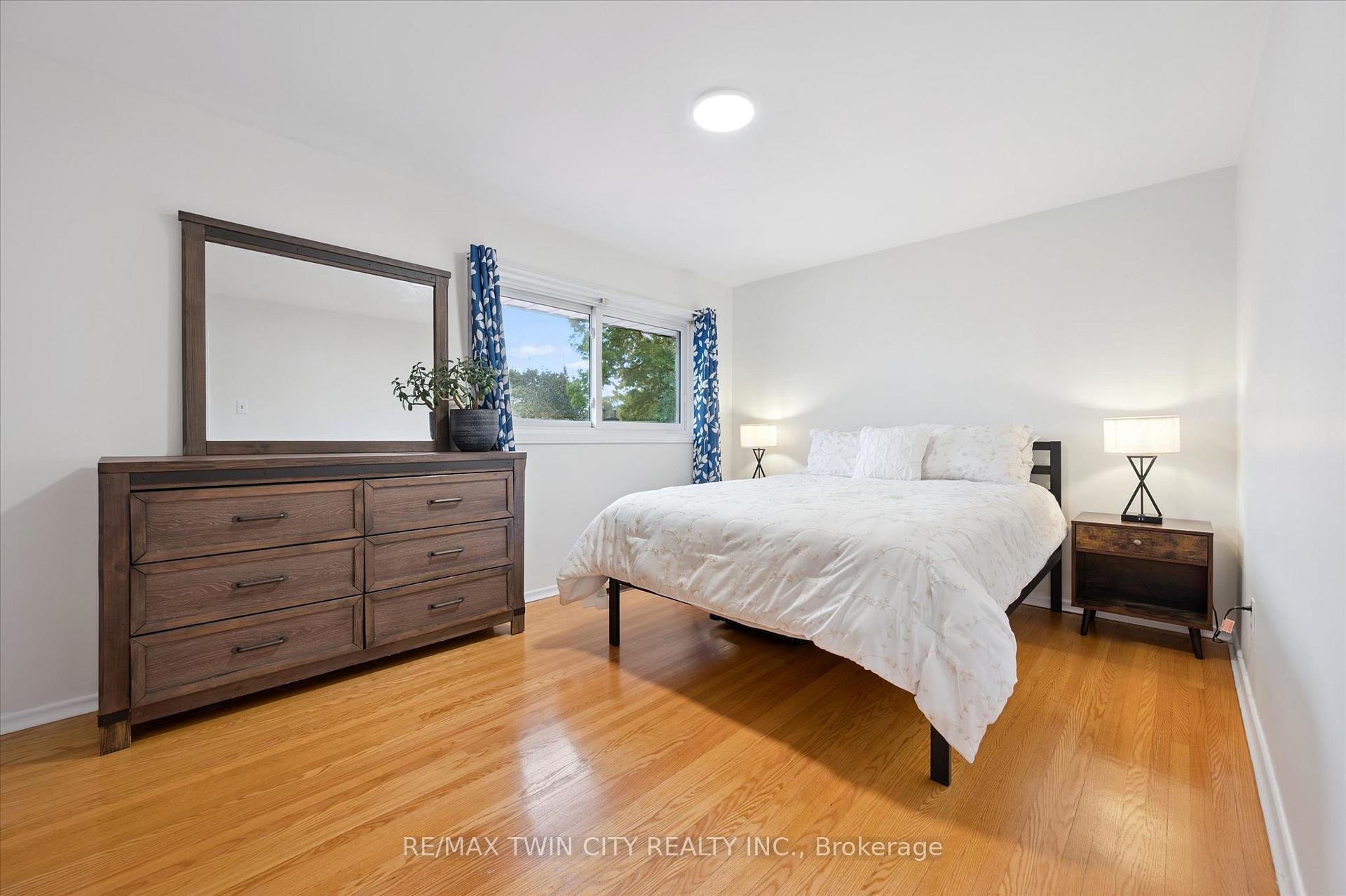 Photo 12 of 269 Ross Avenue, Kitchener, Stanley Park — HOMEH
