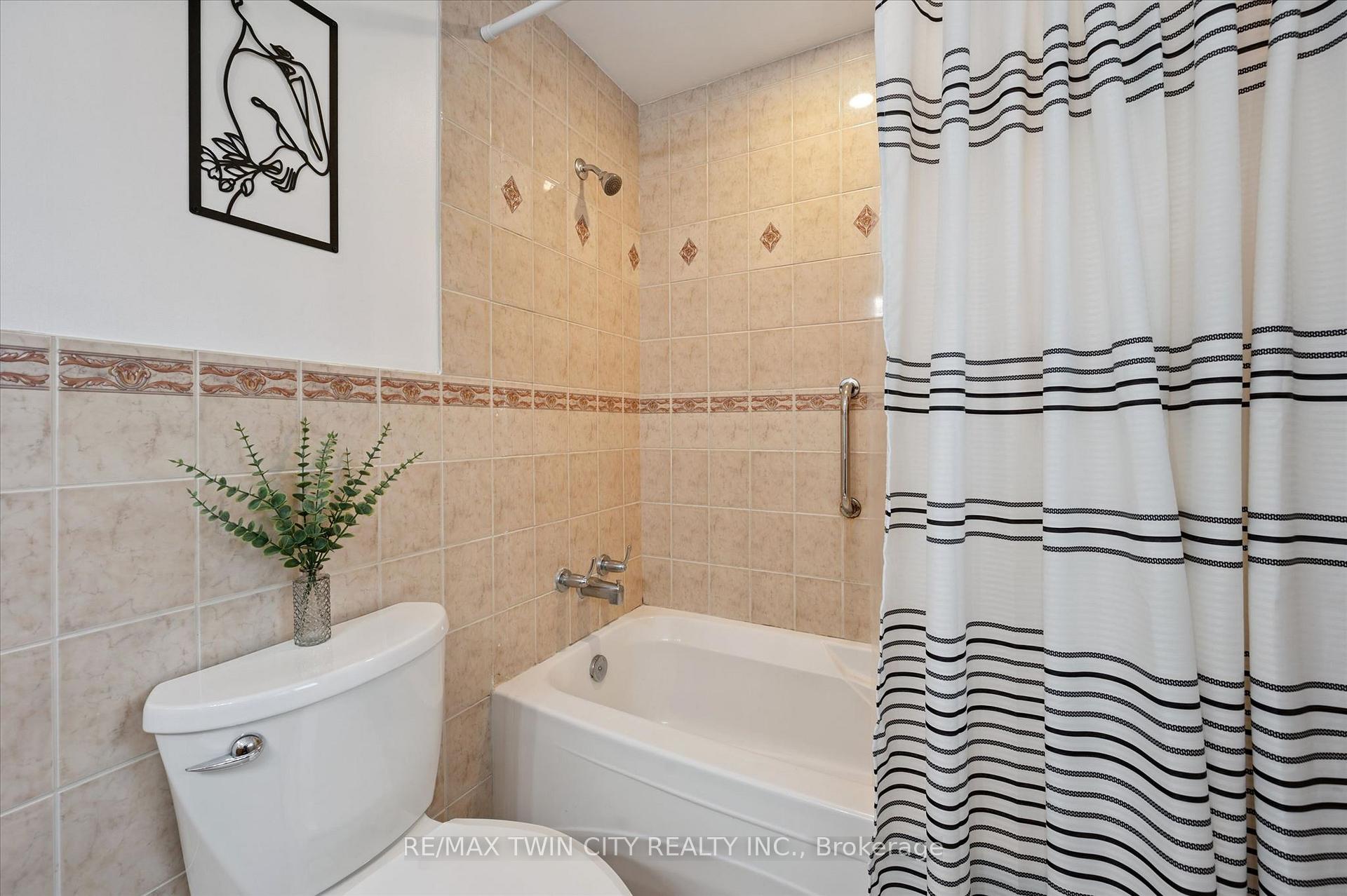 Photo 14 of 269 Ross Avenue, Kitchener, Stanley Park — HOMEH