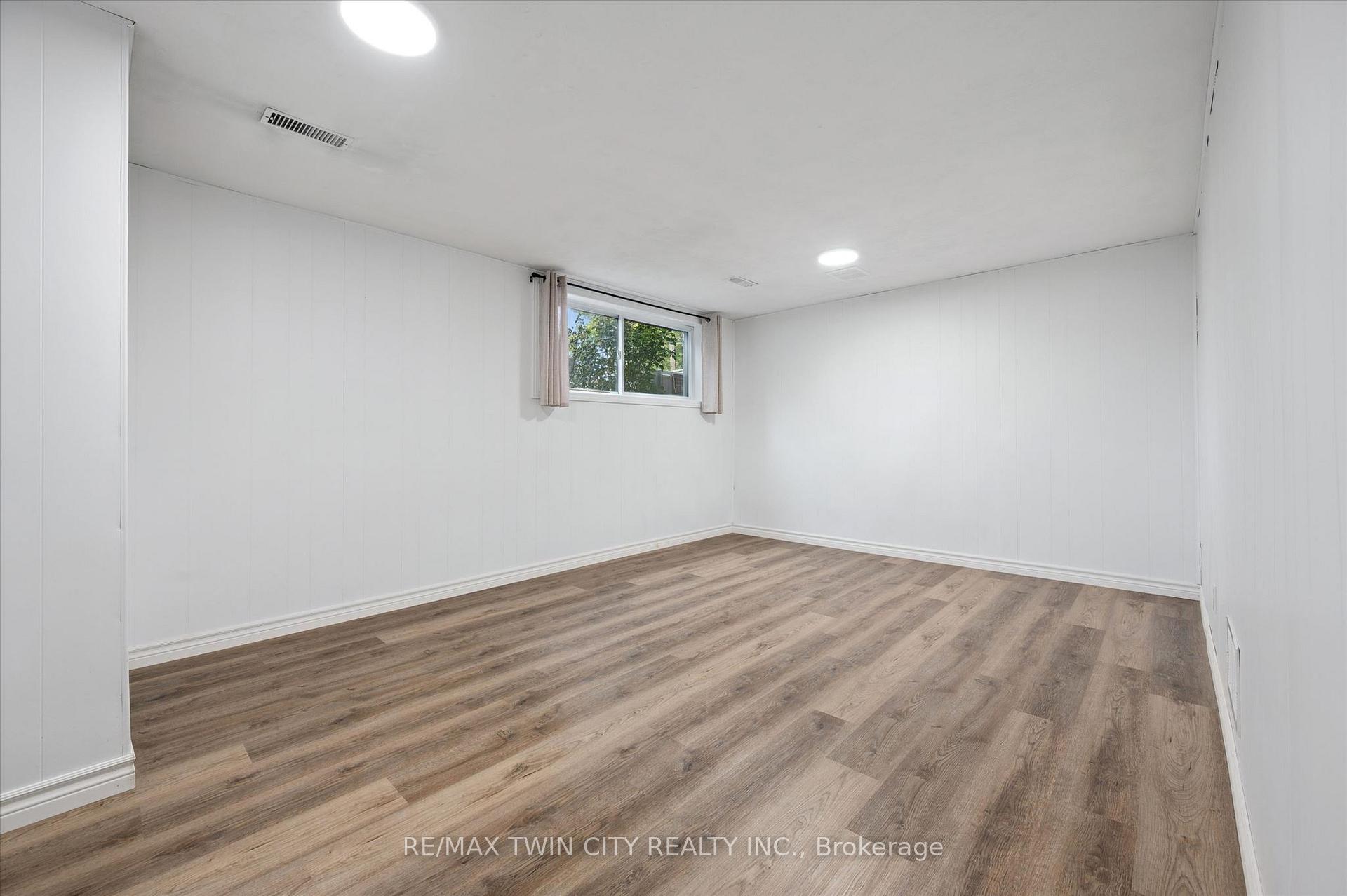 Photo 15 of 269 Ross Avenue, Kitchener, Stanley Park — HOMEH