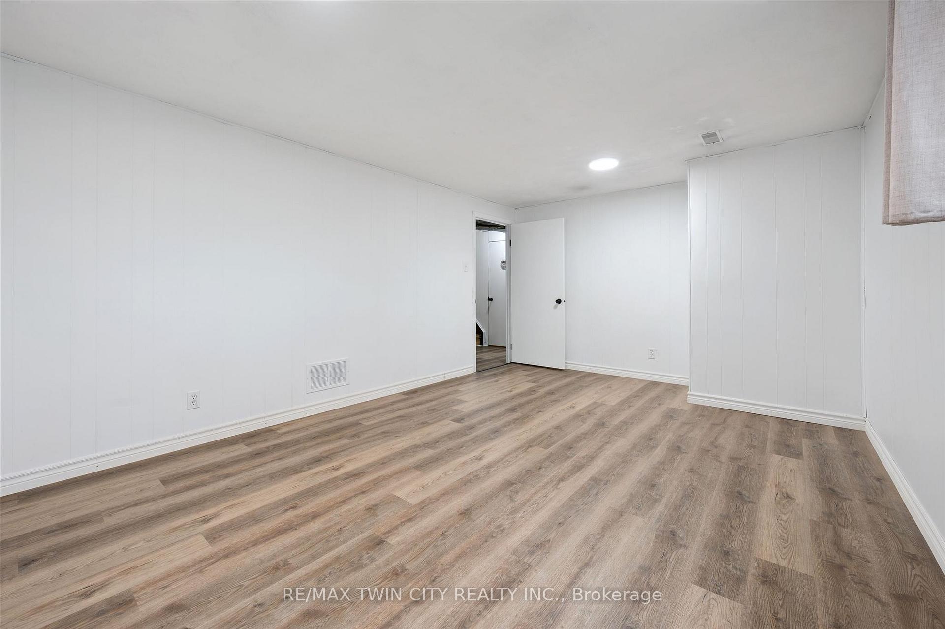 Photo 19 of 269 Ross Avenue, Kitchener, Stanley Park — HOMEH