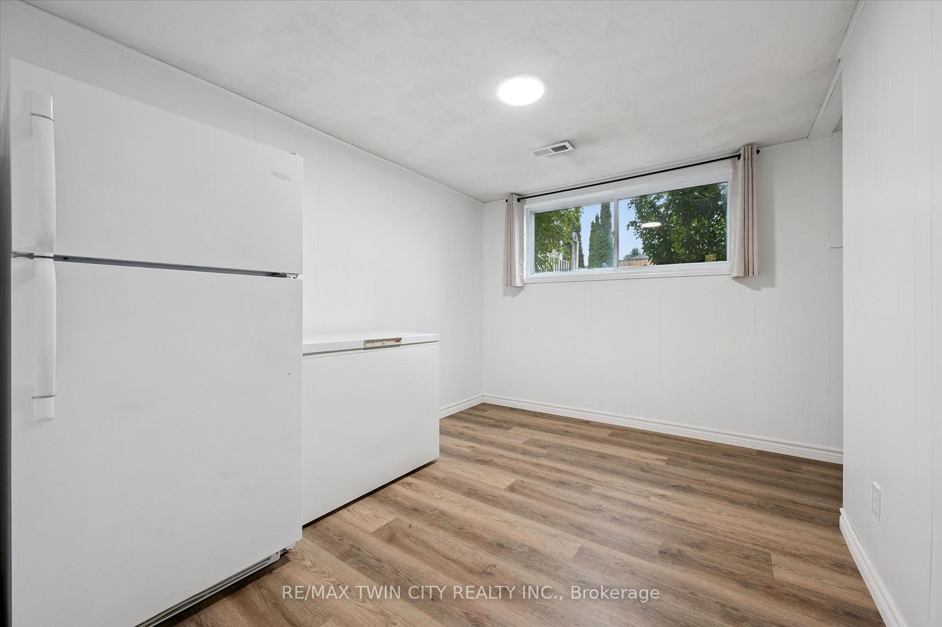 Photo 21 of 269 Ross Avenue, Kitchener, Stanley Park — HOMEH
