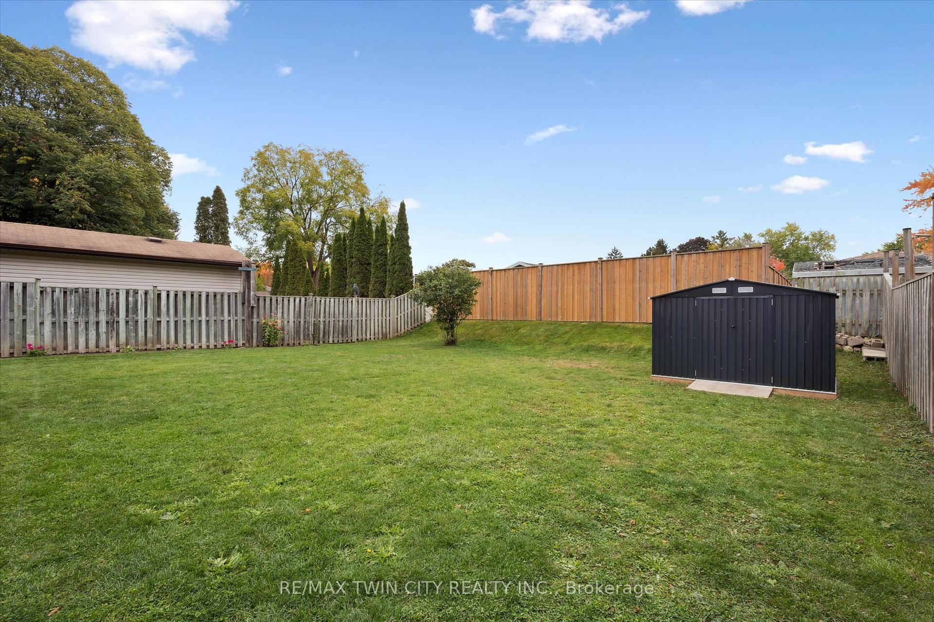 Photo 23 of 269 Ross Avenue, Kitchener, Stanley Park — HOMEH