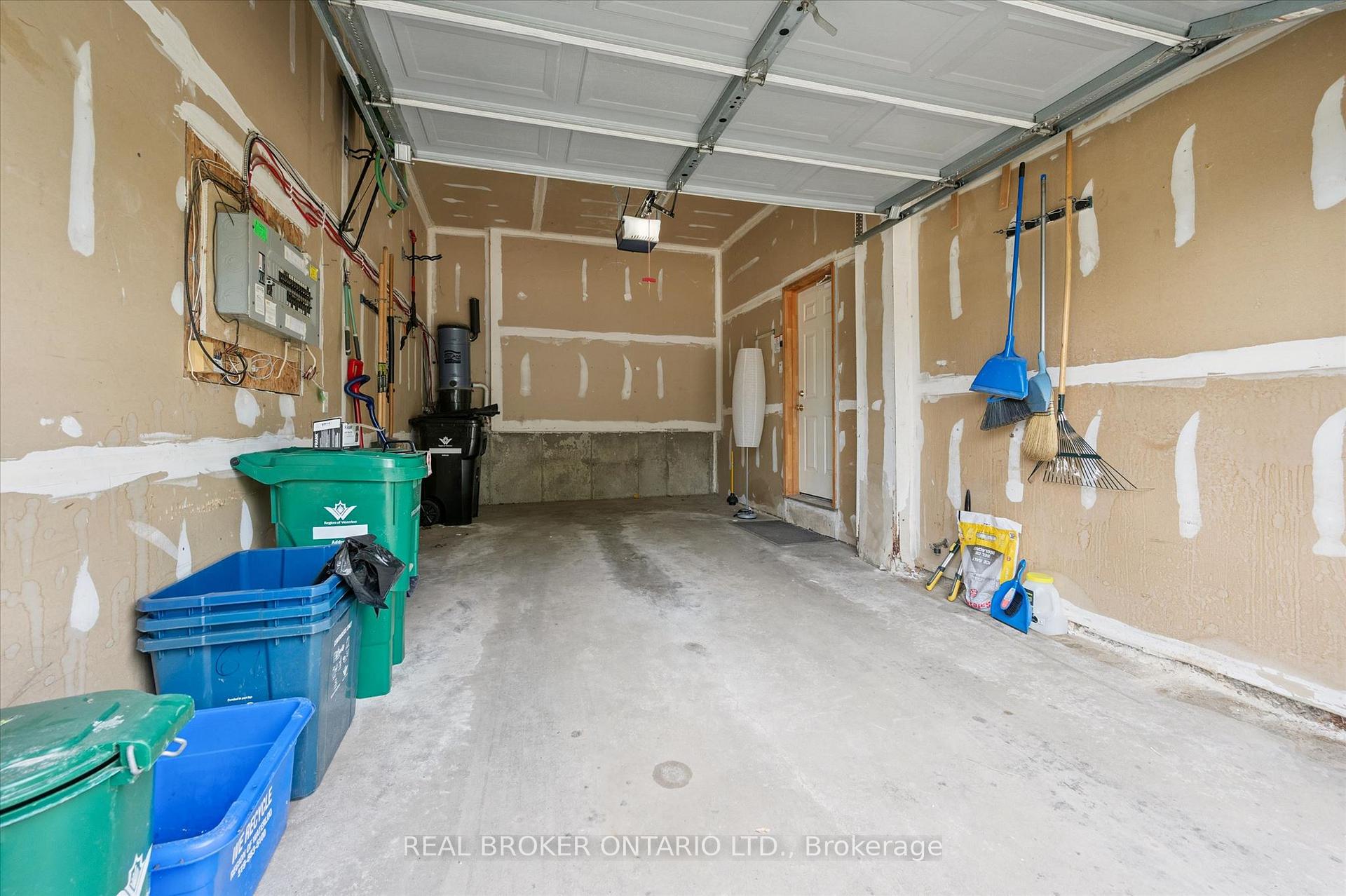 Photo 38 of 69 Woolwich Street, Kitchener, University Downs — HOMEH