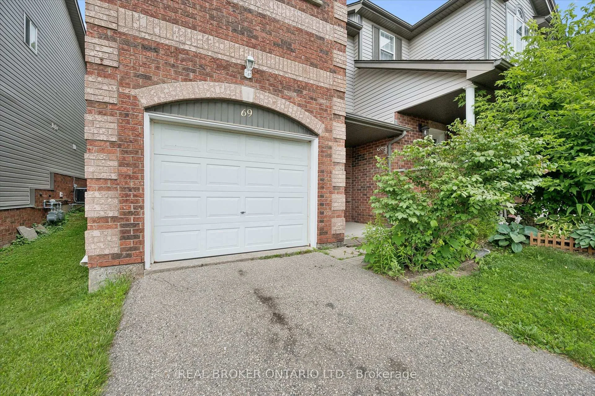 Photo 4 of 69 Woolwich Street, Kitchener, University Downs — HOMEH
