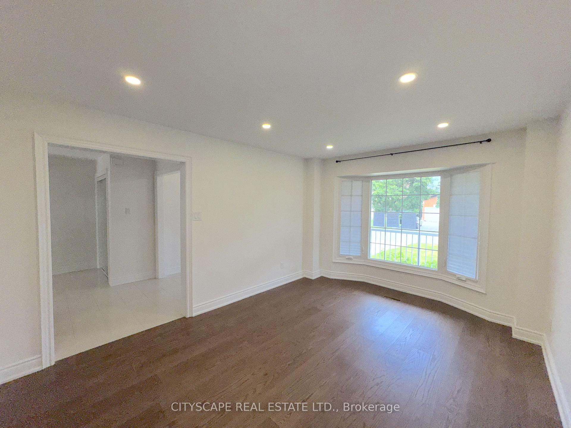 Photo 8 of 6 Diane Court, Brampton, Fletcher's Creek South — HOMEH