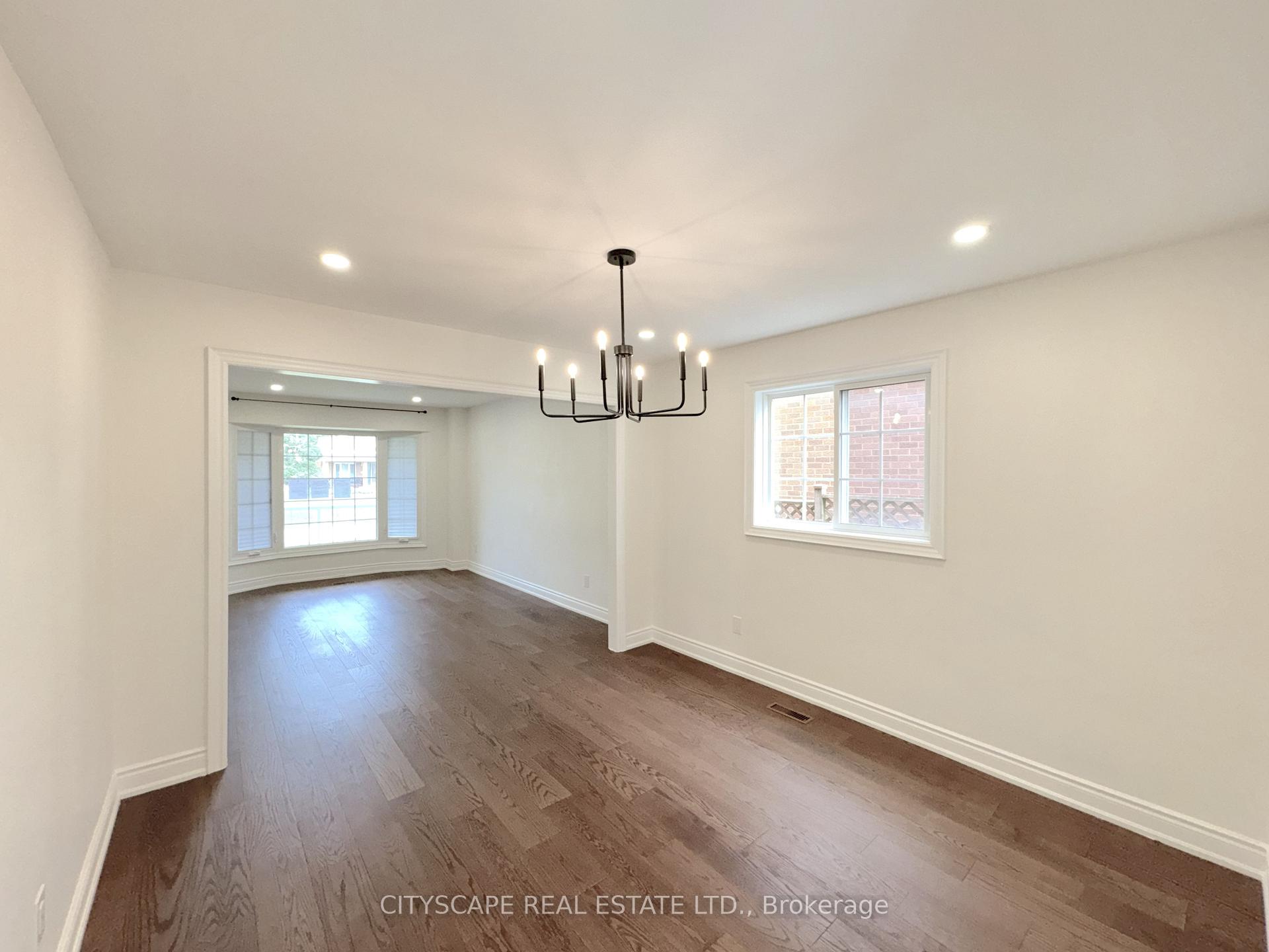 Photo 11 of 6 Diane Court, Brampton, Fletcher's Creek South — HOMEH