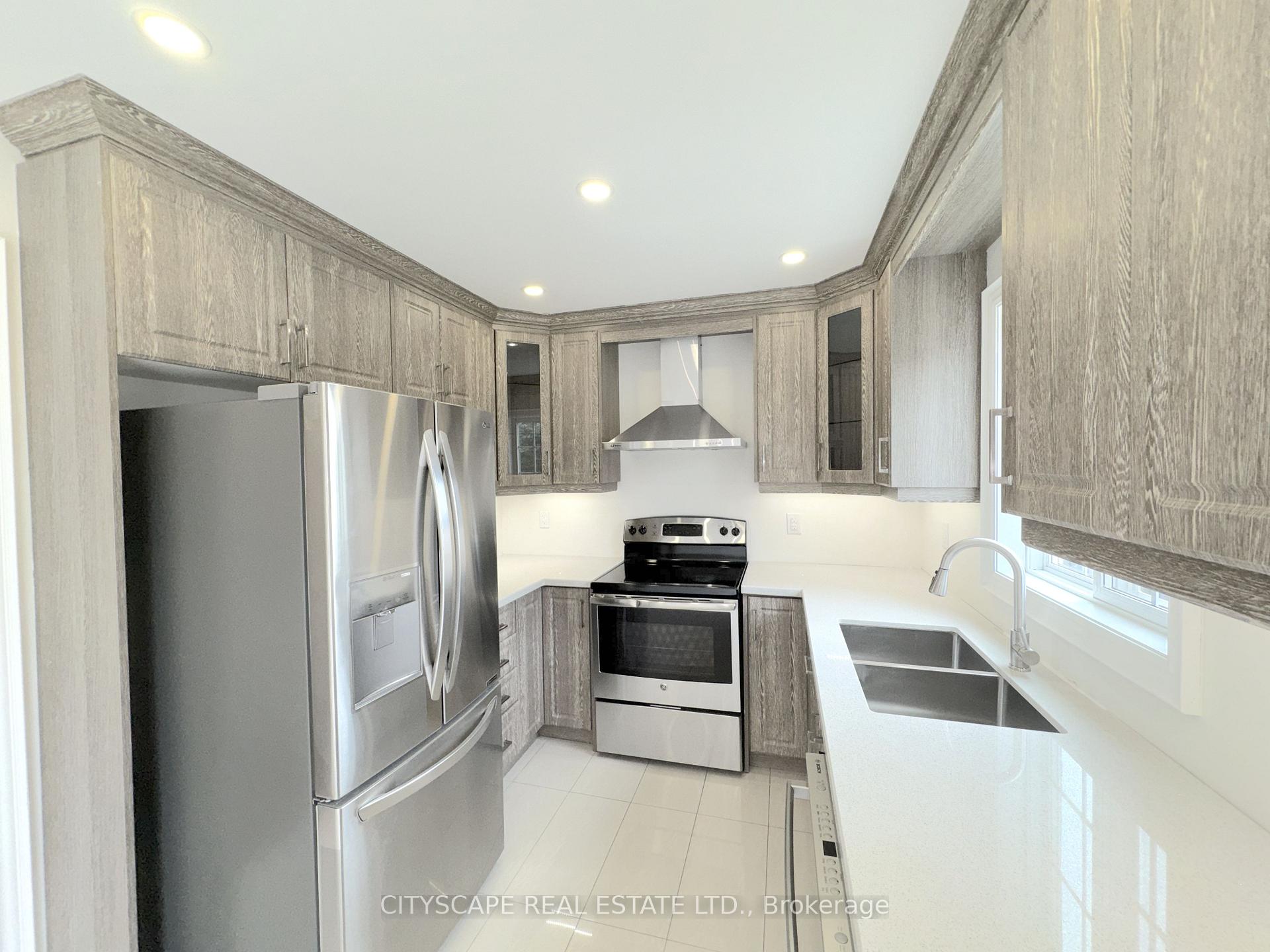 Photo 12 of 6 Diane Court, Brampton, Fletcher's Creek South — HOMEH