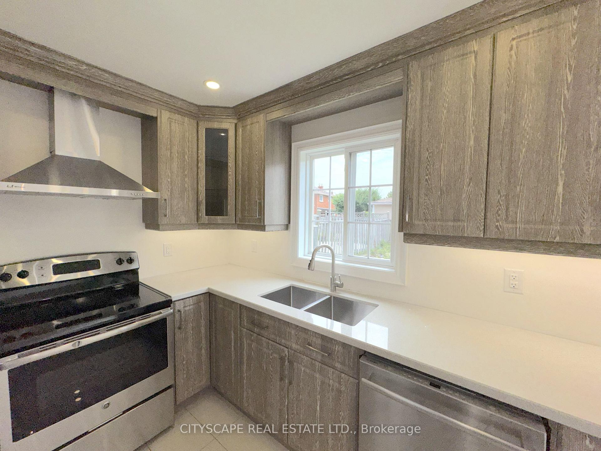 Photo 13 of 6 Diane Court, Brampton, Fletcher's Creek South — HOMEH