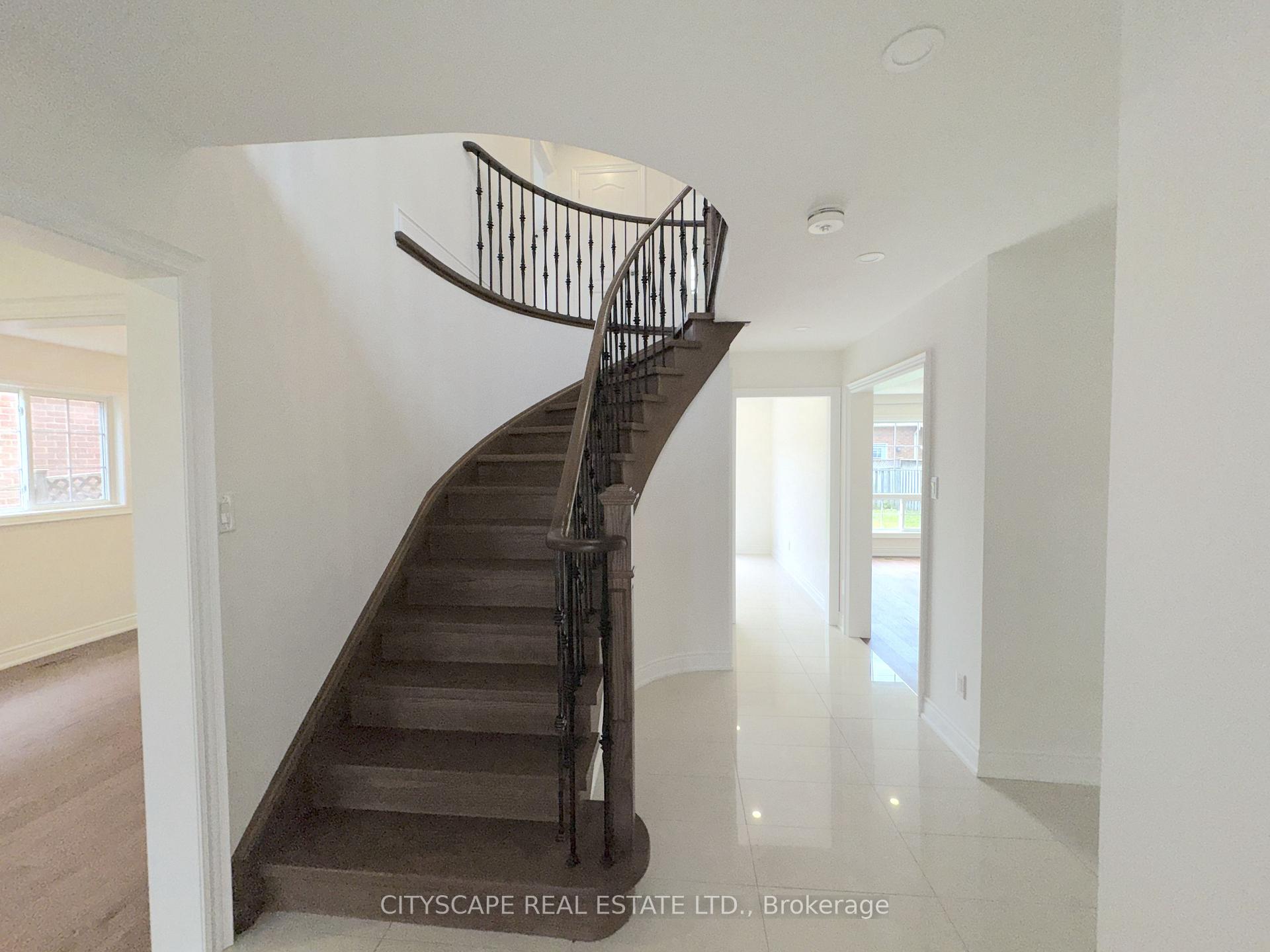 Photo 19 of 6 Diane Court, Brampton, Fletcher's Creek South — HOMEH