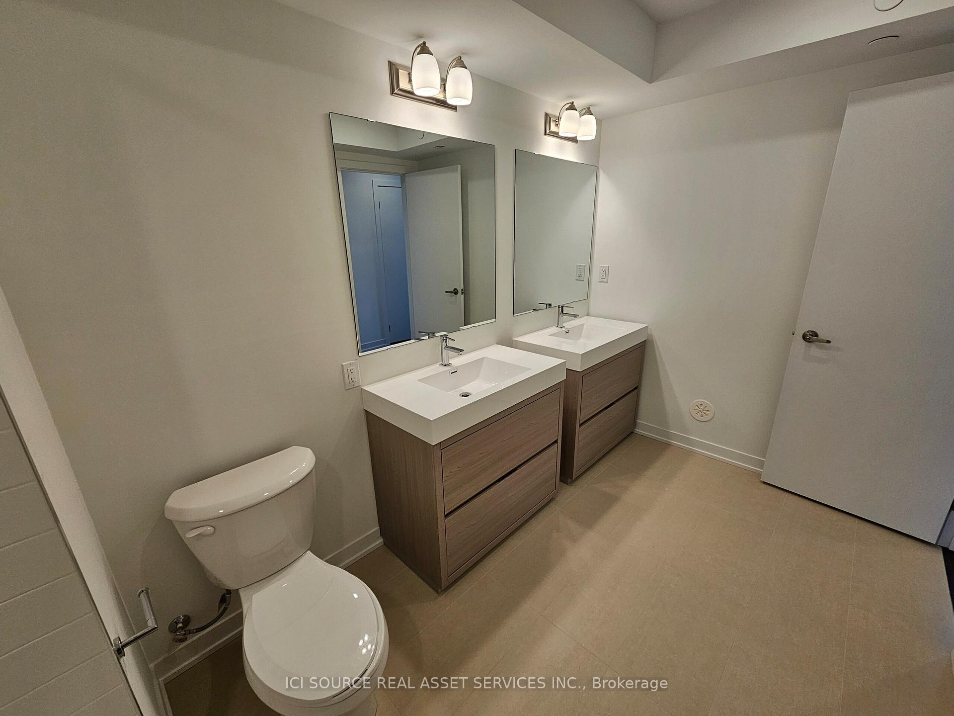Photo 5 of Unit Unit 2 (Upper), 70 Green Gardens Boulevard, Toronto, Englemount-Lawrence — HOMEH