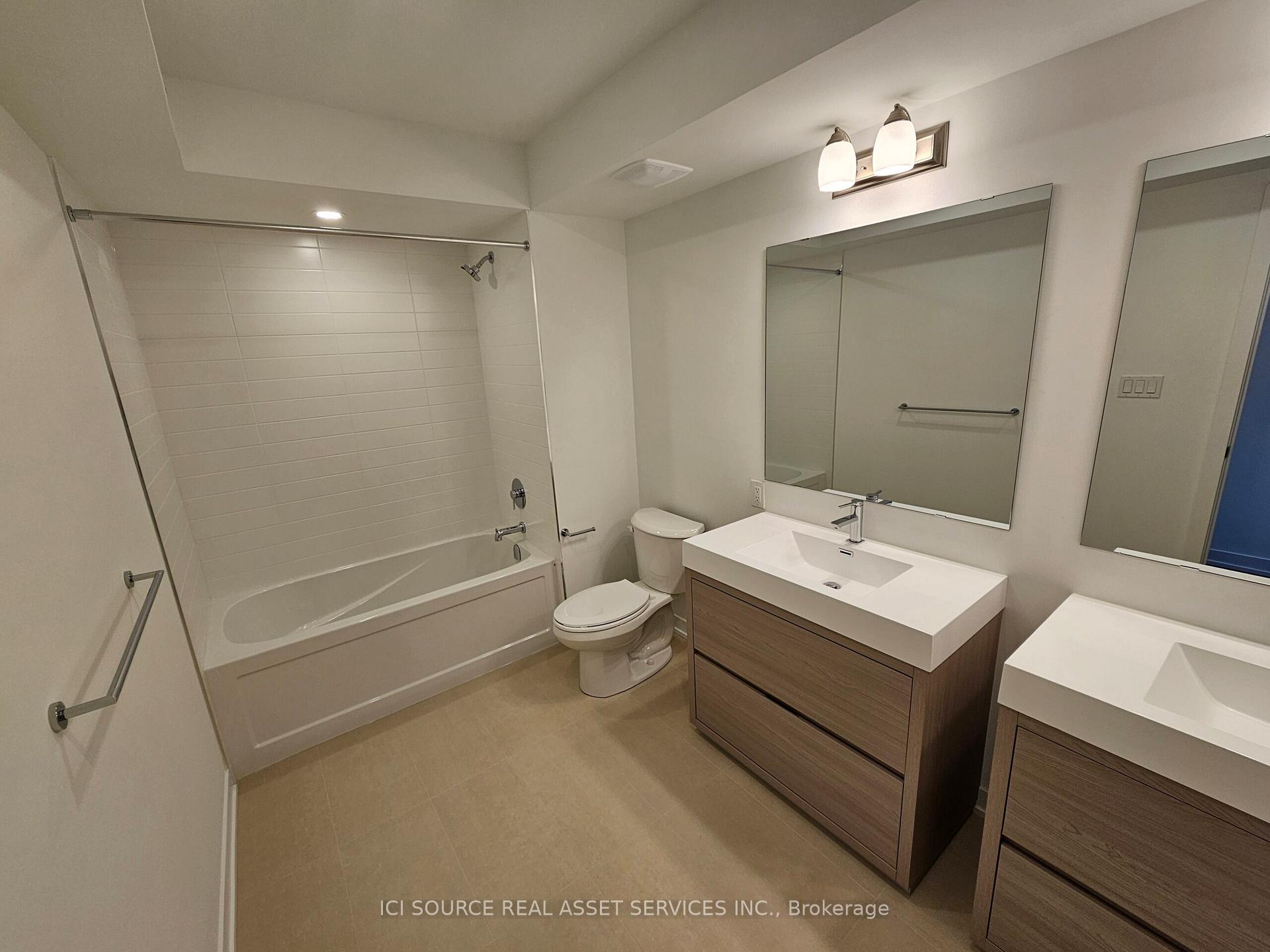 Photo 6 of Unit Unit 2 (Upper), 70 Green Gardens Boulevard, Toronto, Englemount-Lawrence — HOMEH