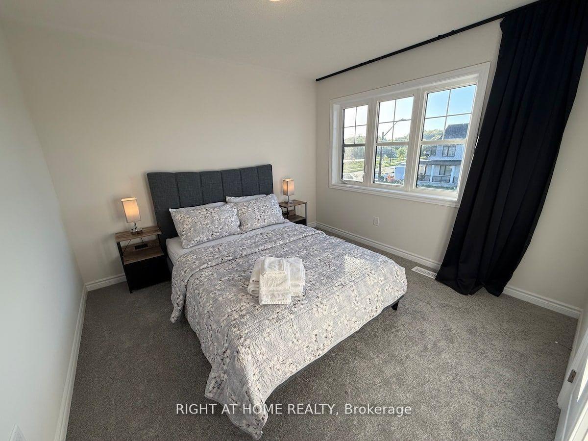 Photo 1 of 28 Federica Crescent, Wasaga Beach — HOMEH
