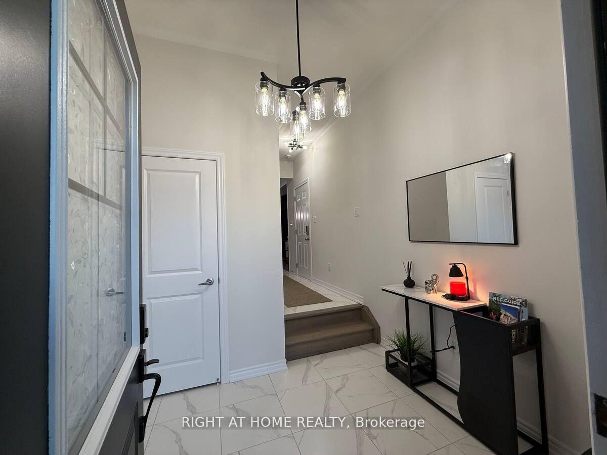 Photo 4 of 28 Federica Crescent, Wasaga Beach — HOMEH