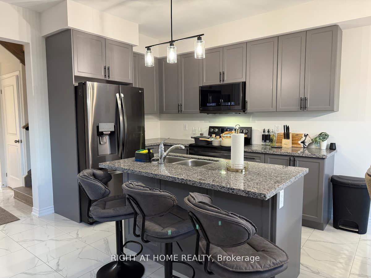 Photo 6 of 28 Federica Crescent, Wasaga Beach — HOMEH