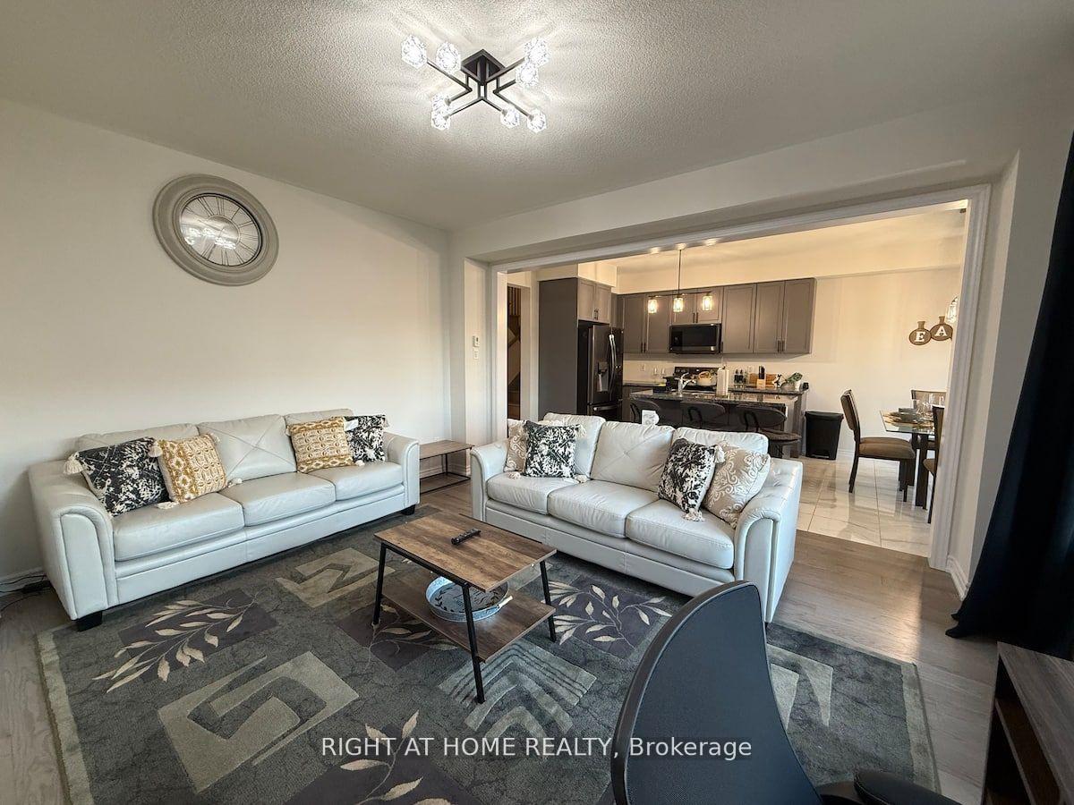 Photo 10 of 28 Federica Crescent, Wasaga Beach — HOMEH
