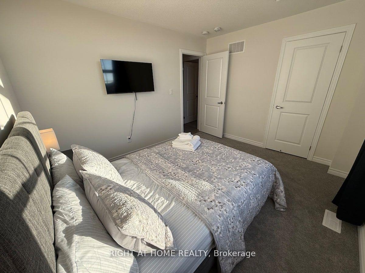 Photo 15 of 28 Federica Crescent, Wasaga Beach — HOMEH