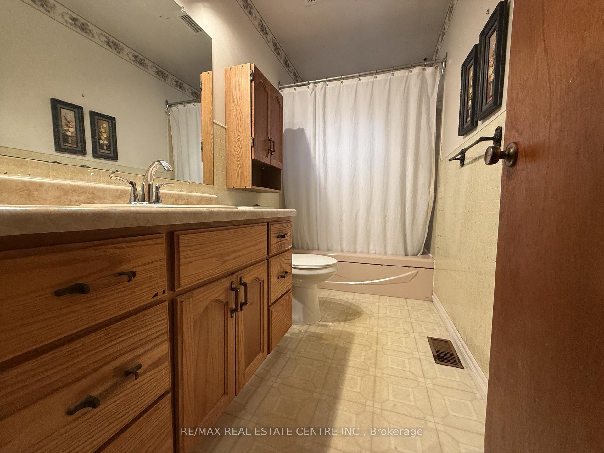 Photo 11 of 411 Main Street W, Southgate — HOMEH