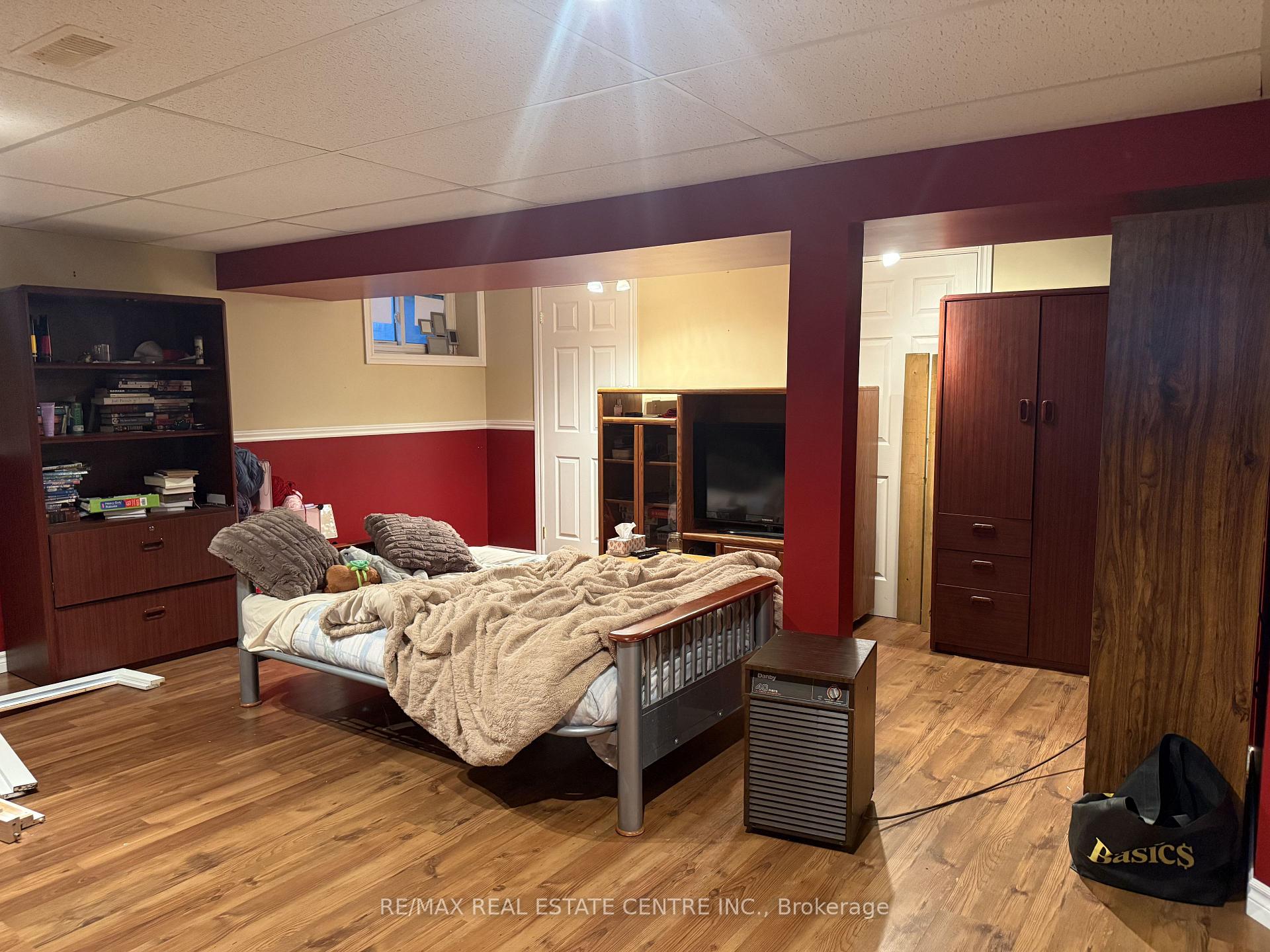 Photo 15 of 411 Main Street W, Southgate — HOMEH