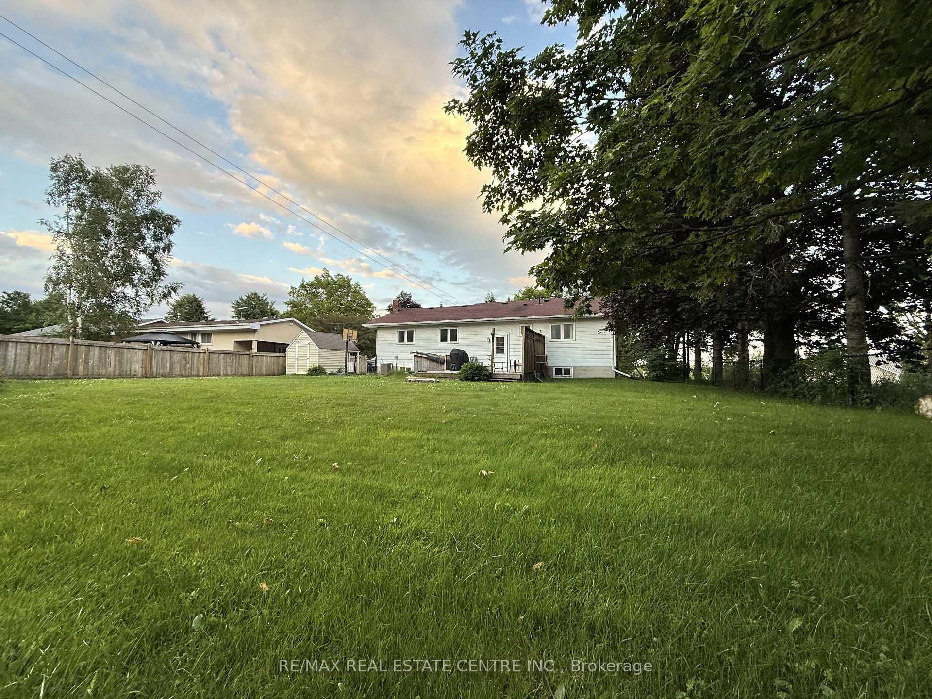 Photo 18 of 411 Main Street W, Southgate — HOMEH