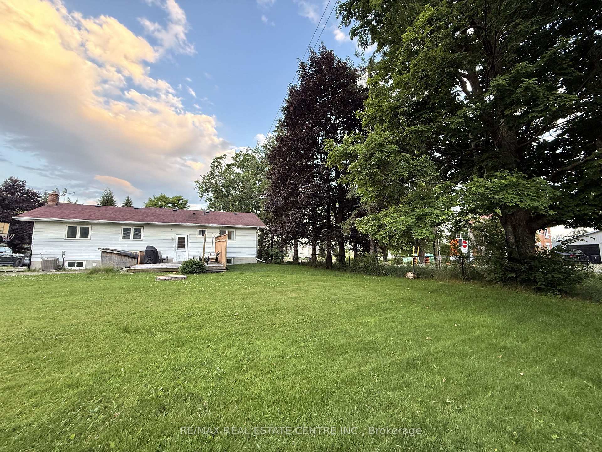 Photo 19 of 411 Main Street W, Southgate — HOMEH