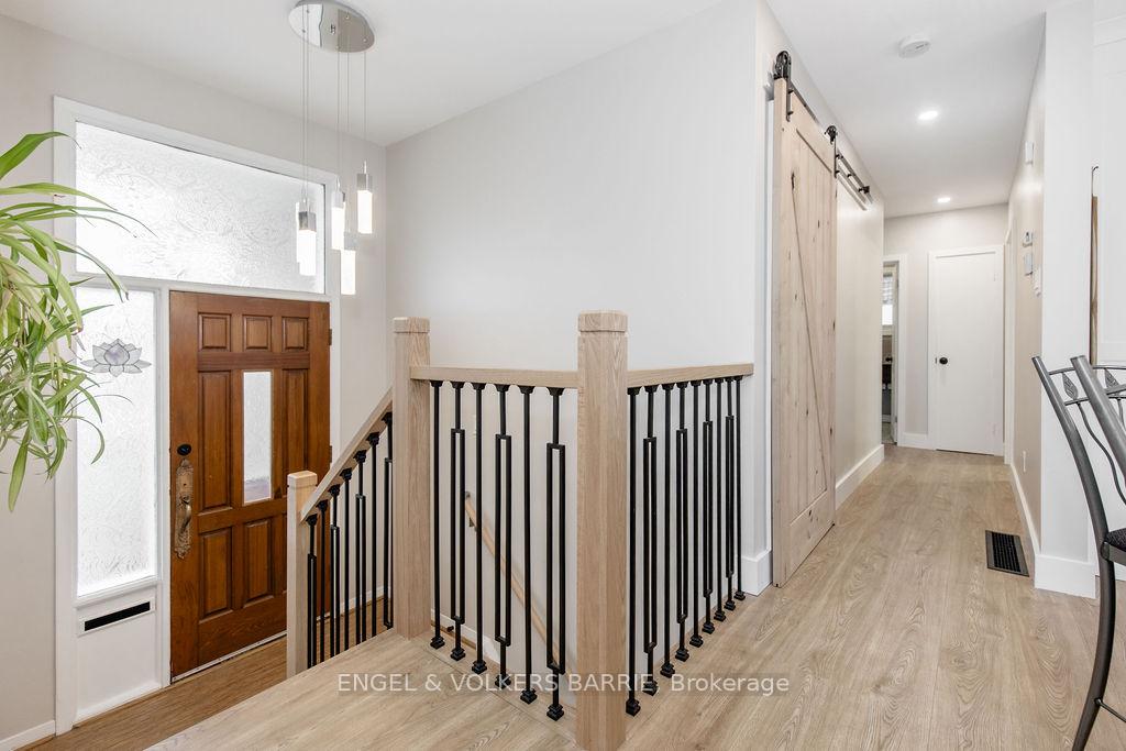 Photo 3 of 68 Ottaway Avenue, Barrie, Wellington — HOMEH