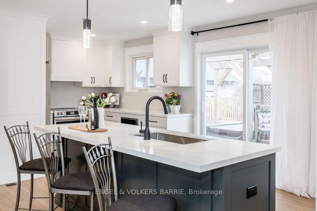 Photo 4 of 68 Ottaway Avenue, Barrie, Wellington — HOMEH
