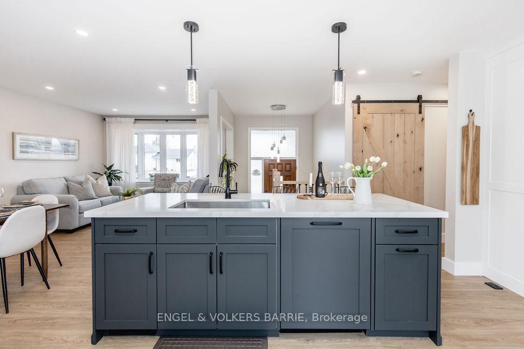 Photo 7 of 68 Ottaway Avenue, Barrie, Wellington — HOMEH