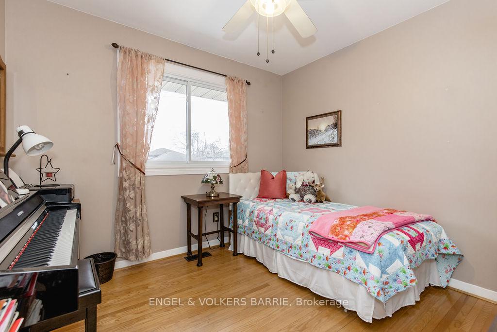 Photo 17 of 68 Ottaway Avenue, Barrie, Wellington — HOMEH
