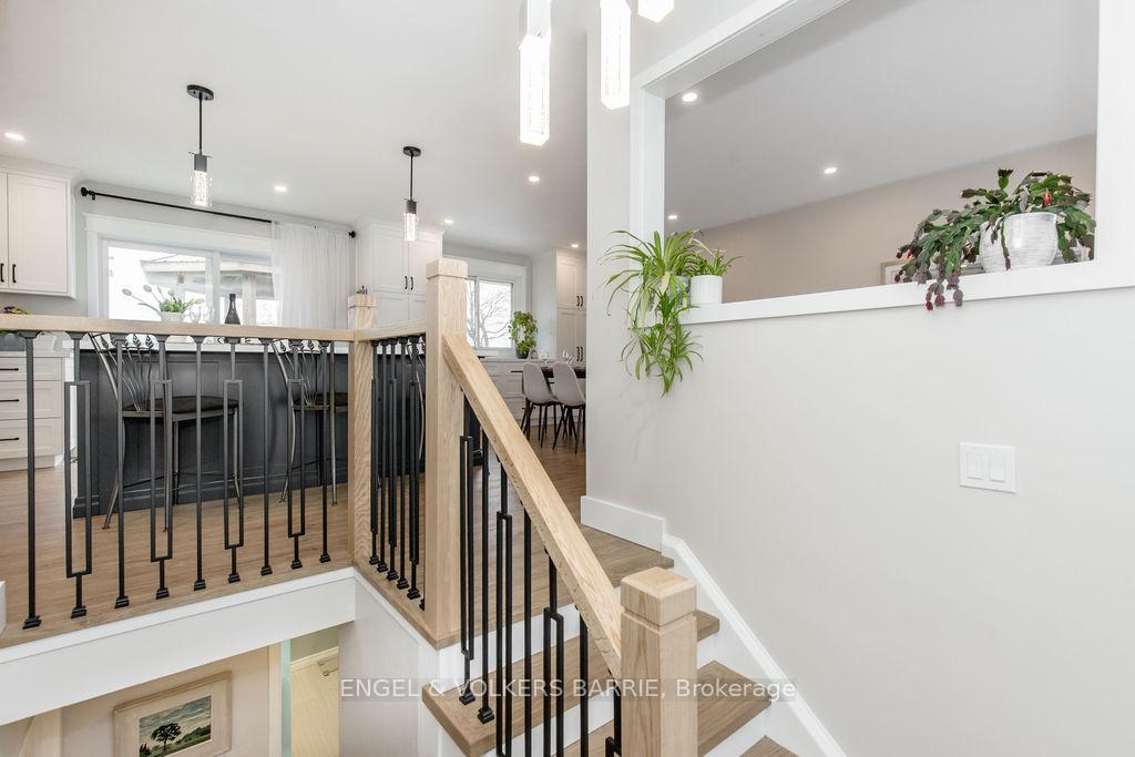 Photo 19 of 68 Ottaway Avenue, Barrie, Wellington — HOMEH