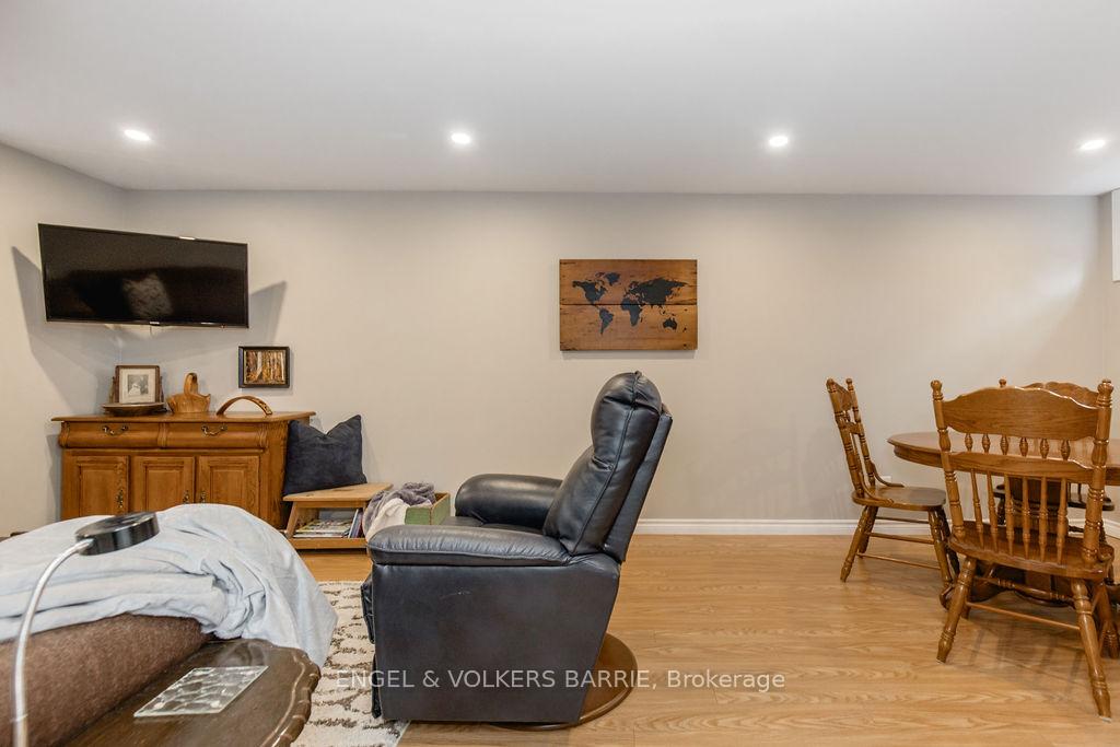 Photo 21 of 68 Ottaway Avenue, Barrie, Wellington — HOMEH