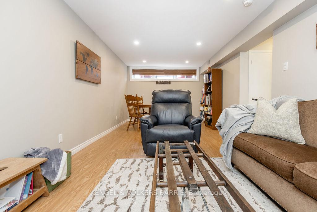 Photo 23 of 68 Ottaway Avenue, Barrie, Wellington — HOMEH