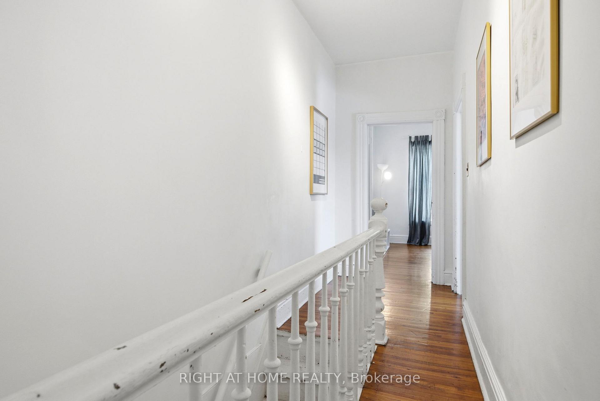Photo 5 of Unit upper, 98 Beaconsfield Avenue, Toronto, Little Portugal — HOMEH