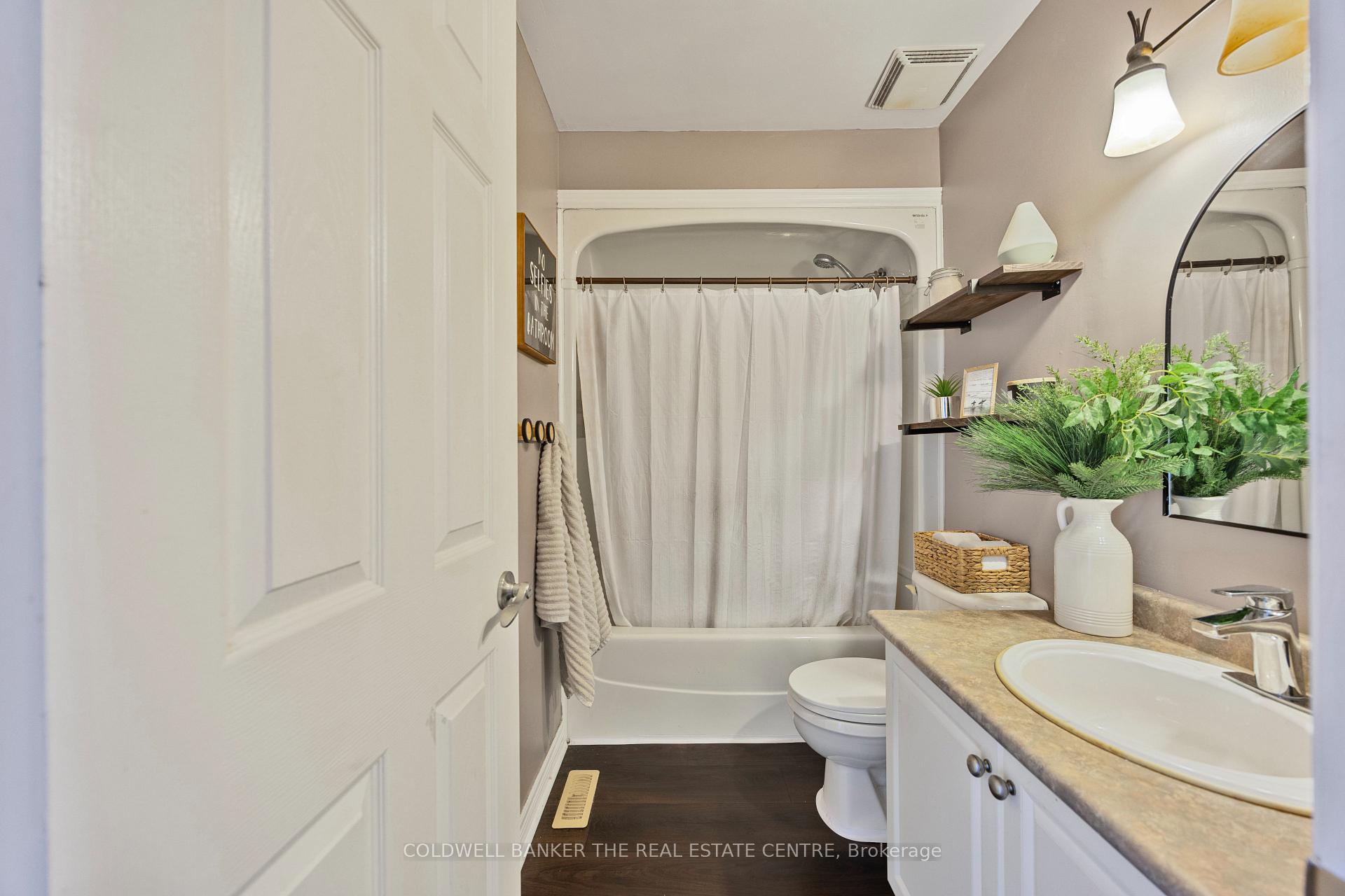 Photo 20 of Unit 10, 234 Cundles Road E, Barrie, Little Lake — HOMEH