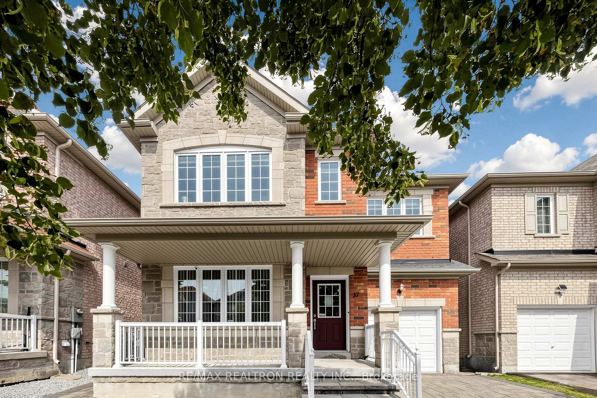 Photo 2 of 37 Greenspire Avenue, Markham, Wismer — HOMEH